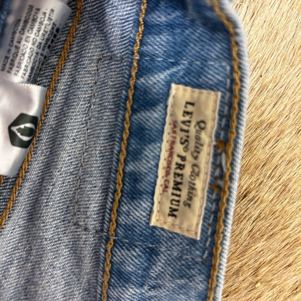 Levi's Premium Ribcage Bell Jeans🔥🔥♥️ - Picture 4 of 10
